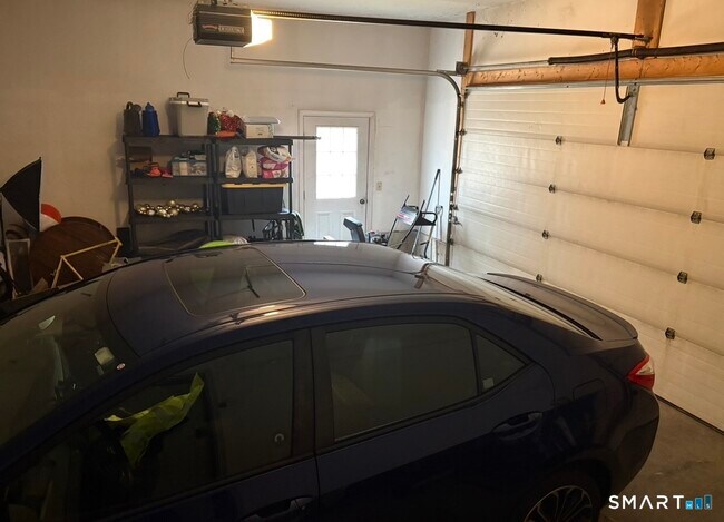 Building Photo - 939 N Main St