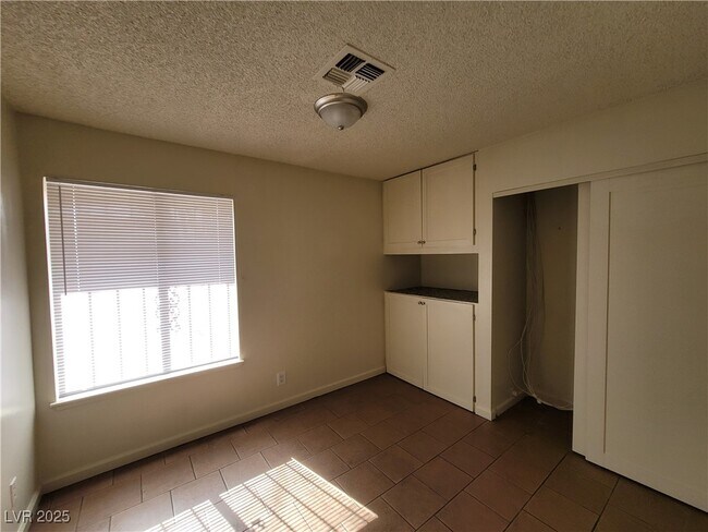 Building Photo - 3908 Montebello Ave