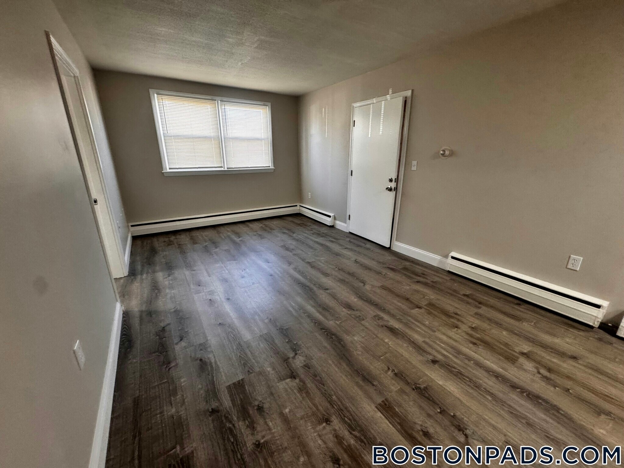 Building Photo - 24 Waugh St