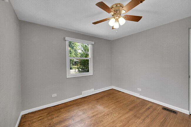 Building Photo - $2,225.00, 2-bed, 1-bath located in Denver.