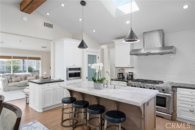 Building Photo - 531 De Anza Dr