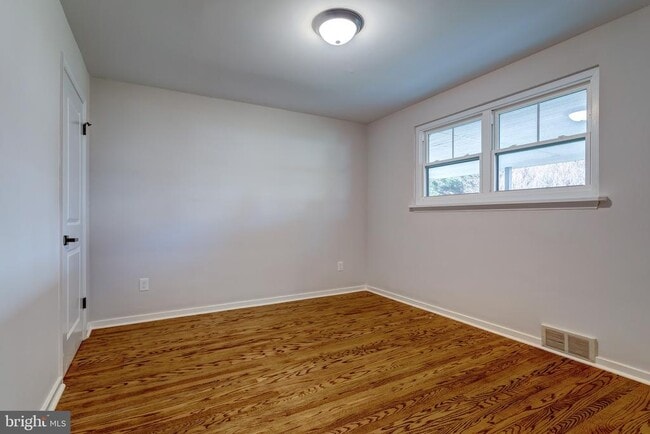 Building Photo - 308 Lenox Rd