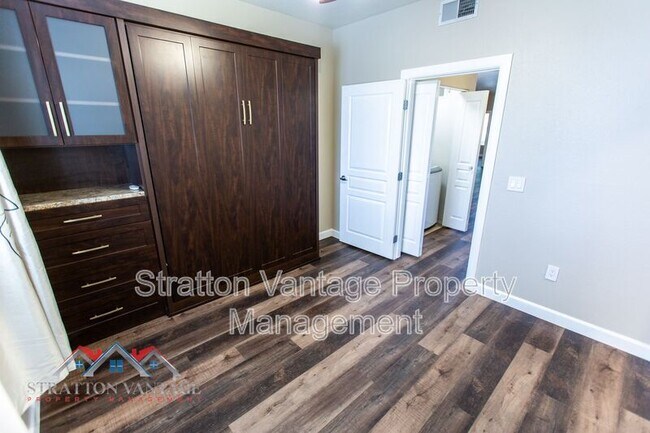 Building Photo - 11680 E Sahuaro Dr