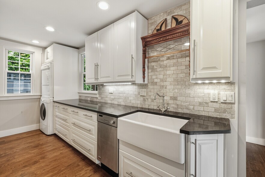 Building Photo - 12346 Sand Point Way NE