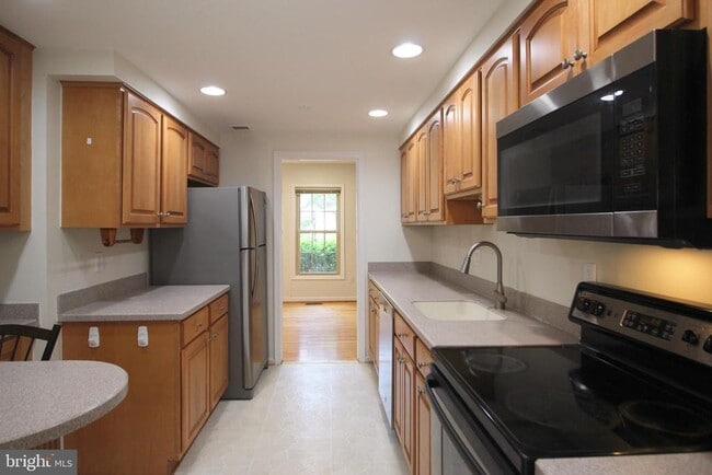 Building Photo - 436 N Park Dr