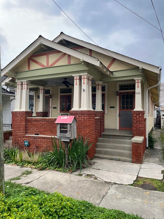 Building Photo - 4618-4618 Toulouse St