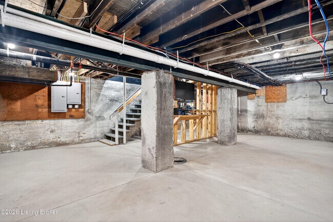 Building Photo - 1529 W Market St