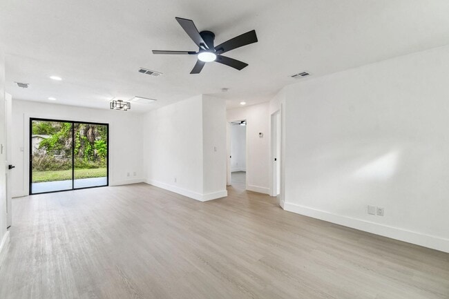 Building Photo - 16107 Sea Pines Dr