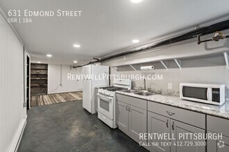 Building Photo - Studio Apartment in Bloomfield