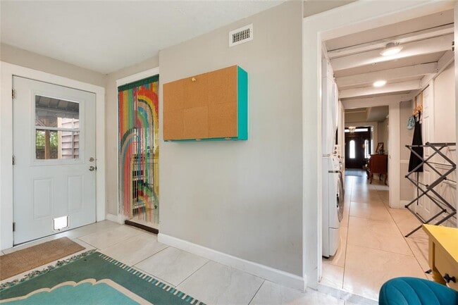 Building Photo - 905 E 22nd Ave.