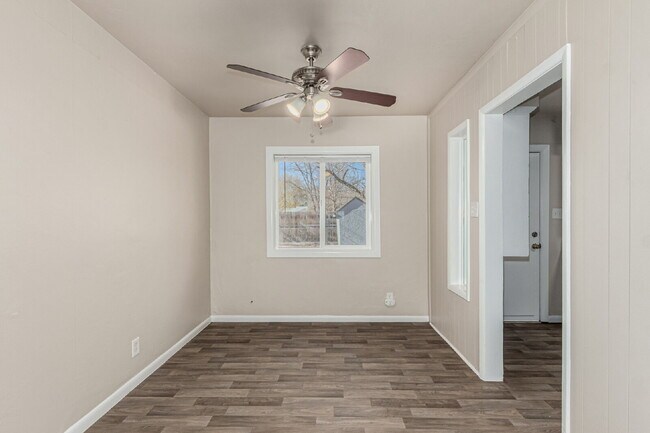 Building Photo - 1635 S Meade St