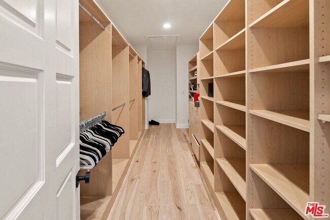 Building Photo - 280 Homewood Rd