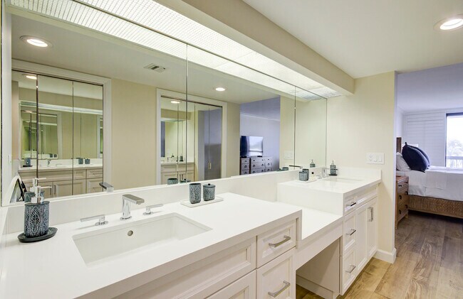 Building Photo - 120 S Ocean Blvd