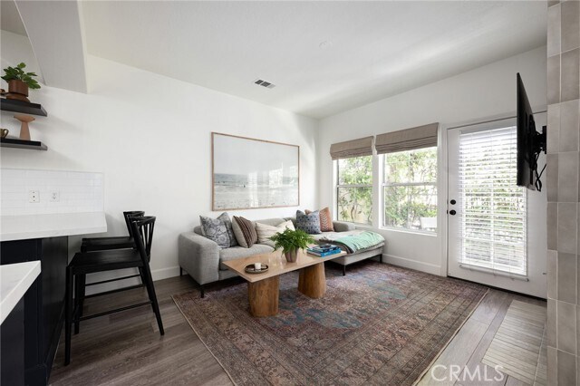 Building Photo - 5 Auvergne