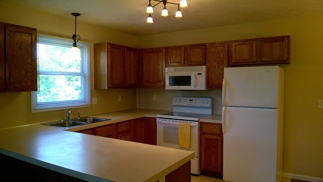 Building Photo - 9644 Meadowland Ct