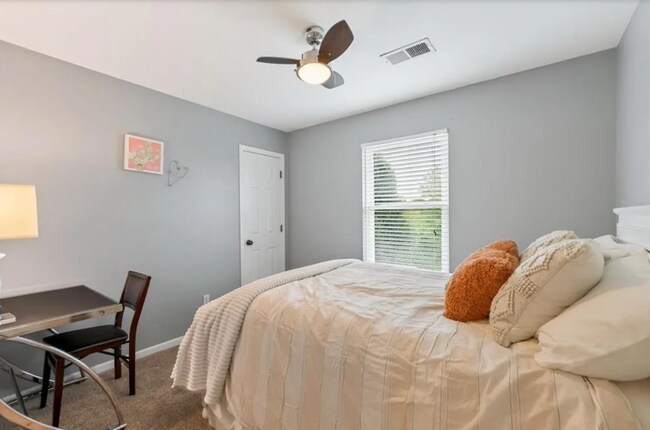 Building Photo - 4410 N 122nd St