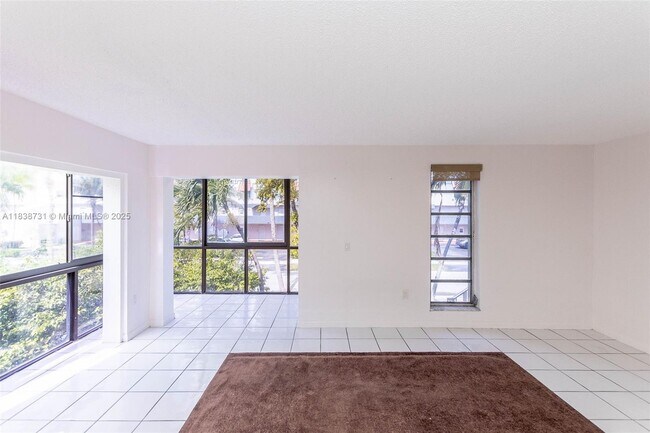 Building Photo - 3862 NE 171 St