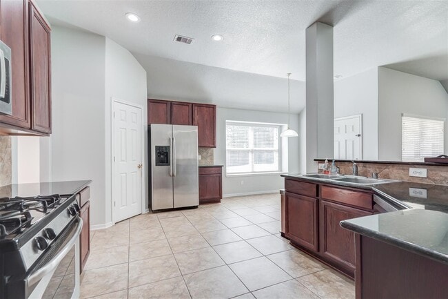 Building Photo - 18823 Elm Square Ct