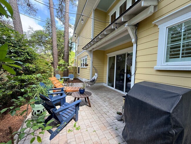 Building Photo - 3 Bedroom 2.5 Bath House in Moultrie Park ...