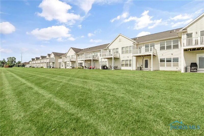 Building Photo - 4733 Lakeside Dr