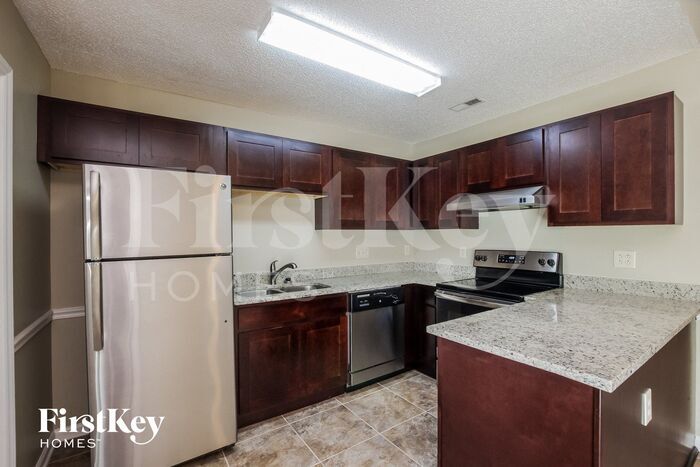Building Photo - 3204 Faircroft Way