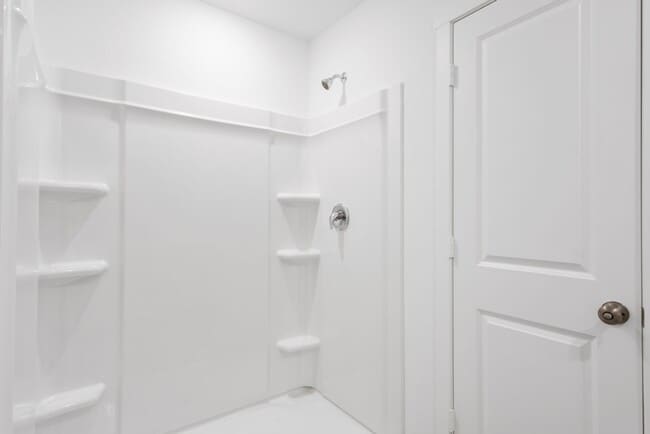 Building Photo - 972 Creek