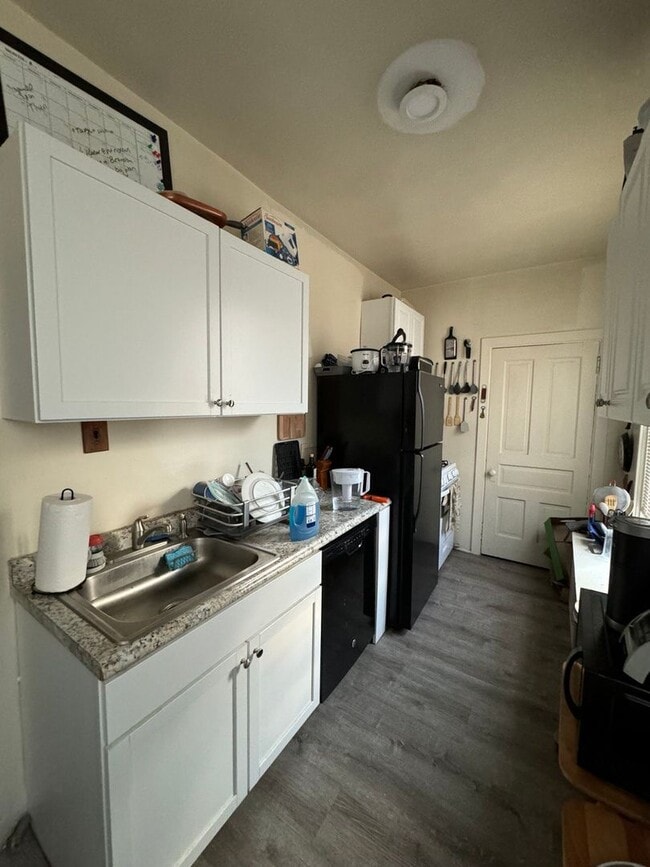 Building Photo - Pitt Student Housing – Spacious 5-Bed, 2-B...