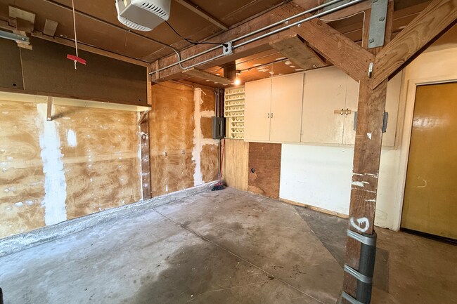 Building Photo - Beautifully Remodeled 4-Bedroom Home with Bonus Family Room & Large Private Yard in South San Fra...