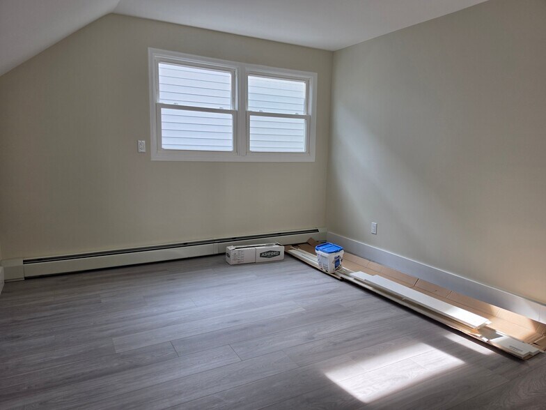 Building Photo - 1615 78th St