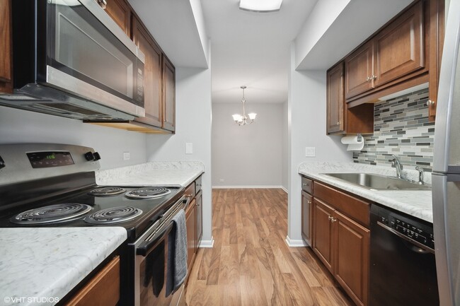 Building Photo - 520 Shorely Dr