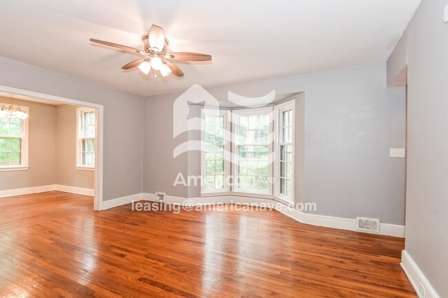 Building Photo - 300 Summerlea Dr