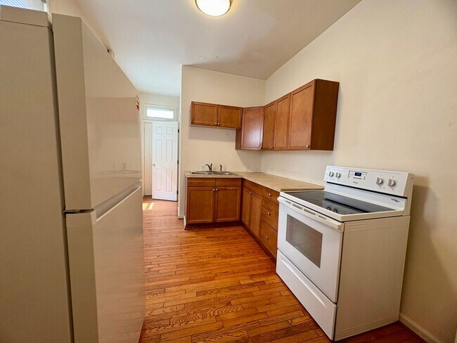 Building Photo - 118 S Richland Ave