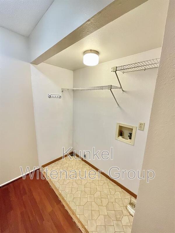 Building Photo - 1126 Woodgate Dr