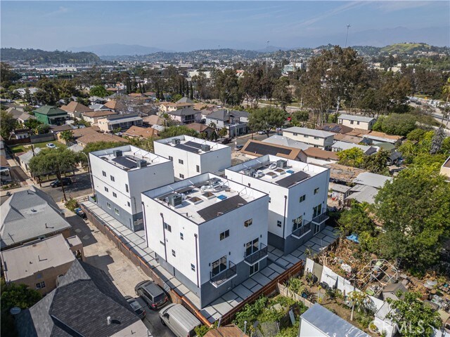 Building Photo - 642 N Boyle Ave