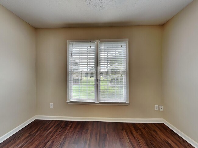 Building Photo - 6307 Stonewick Dr