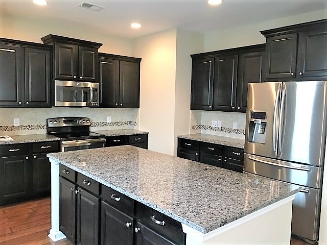 Building Photo - 30 Winslow Cir