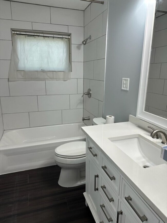 Building Photo - Updated 4 Bedroom Split-Level Home – Available June 1