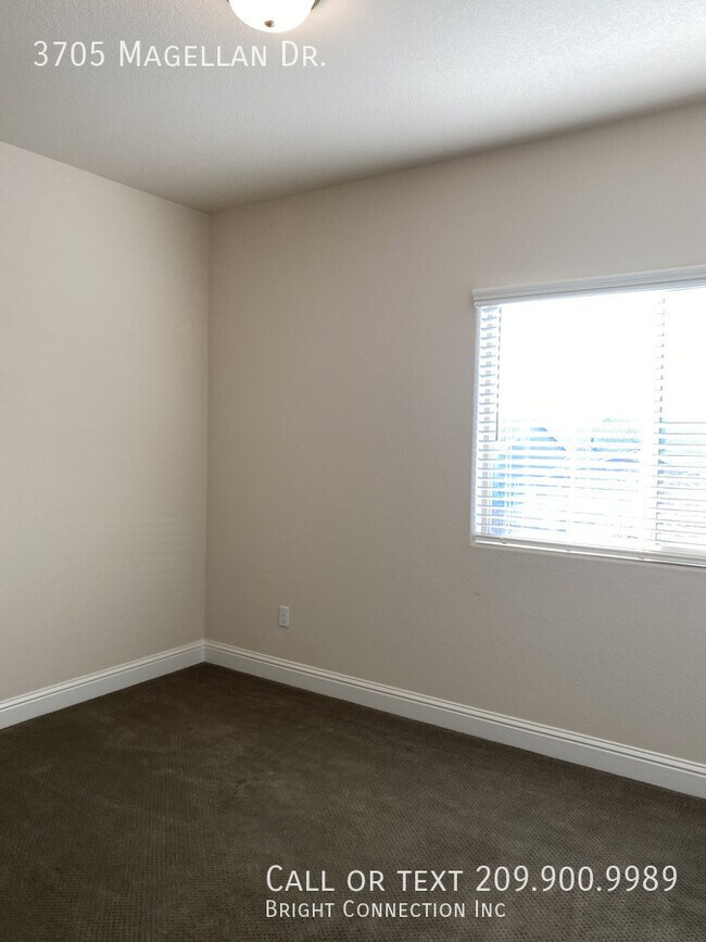 Building Photo - 3705 Magellan Dr