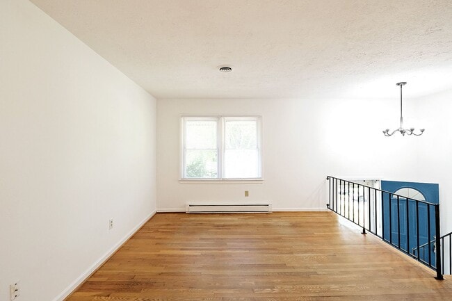 Building Photo - Move-in Ready Northern Albemarle County Home