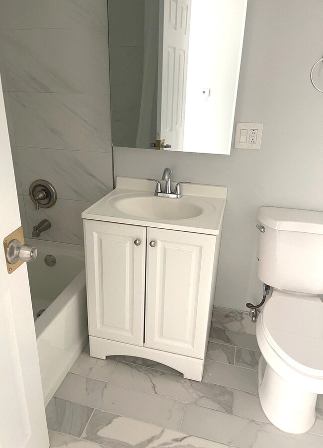 Building Photo - 287 8th St