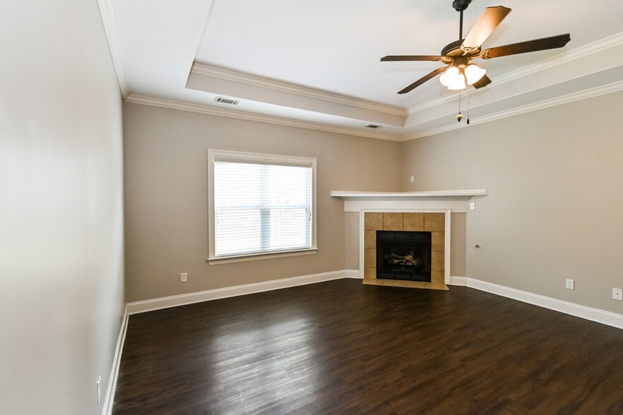 Building Photo - 3024 Magnolia Dr