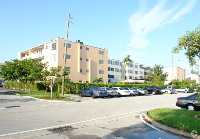 Primary Photo - Chancellor Hall