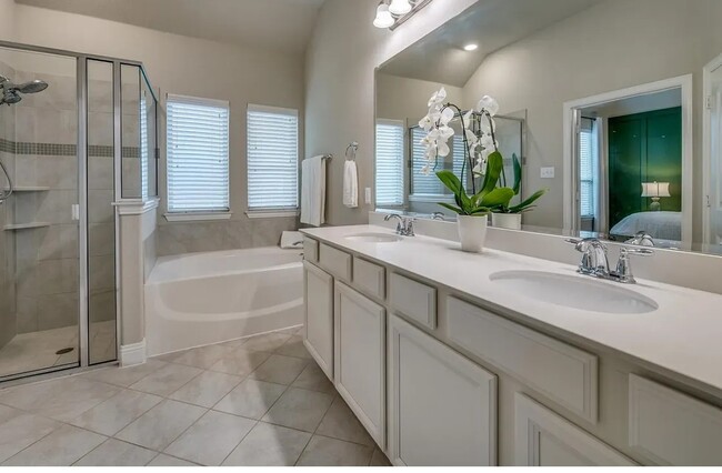 Building Photo - 4008 Oyster Creek Ct