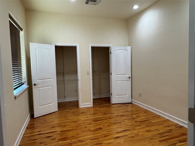 Building Photo - 4123 Old Chocolate Bayou Rd