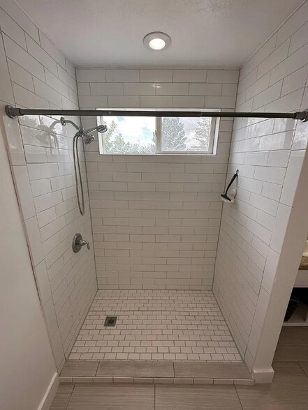 Building Photo - 1302 Sunrise Ln