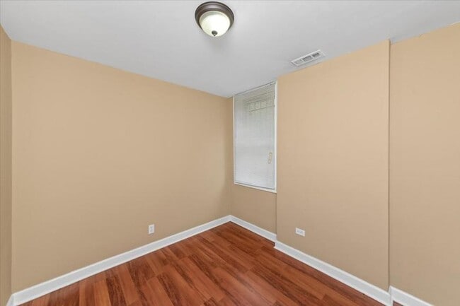 Building Photo - 1 bedroom in Chicago IL 60623