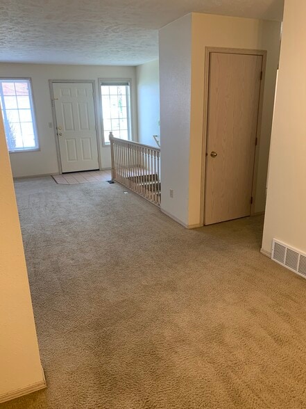 Building Photo - 3418 E 57th Ave