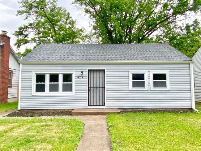 Building Photo - Updated 2 Bedroom Home in Gary