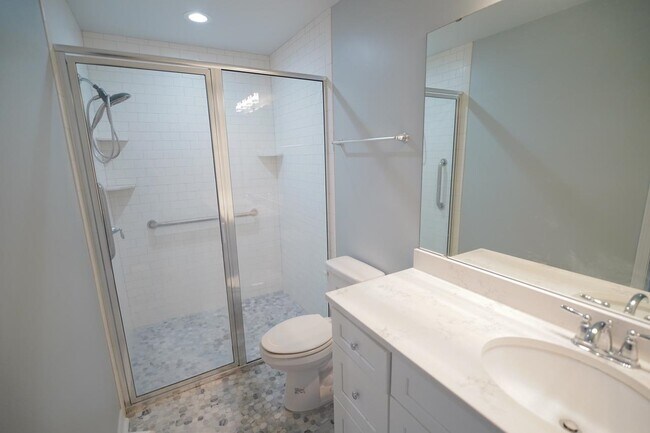 Building Photo - 1309 Domingo Dr