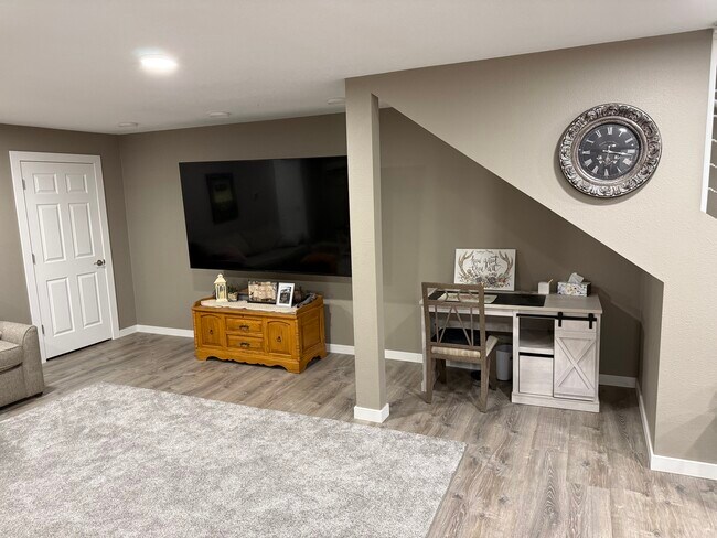 Building Photo - 5030 Township Rd 123